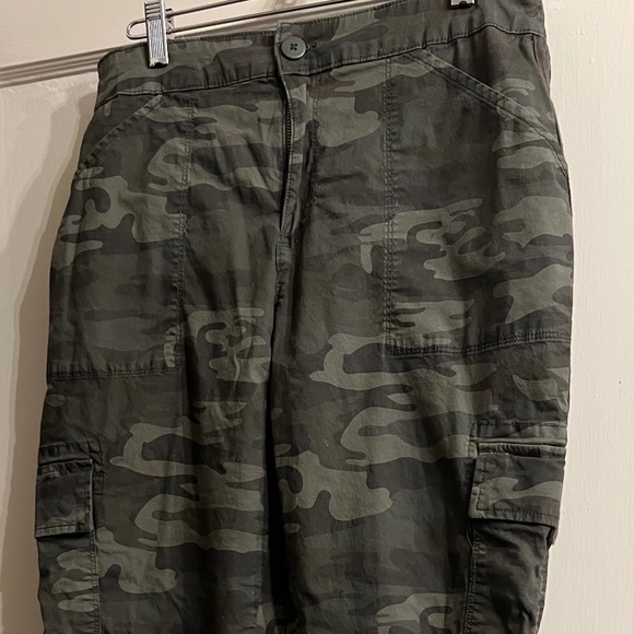 Fabulous camo pants - Picture 1 of 3